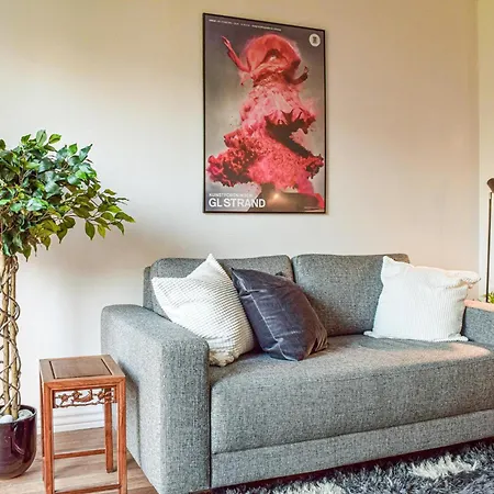 1 Bedroom Cozy In Lägenhet Helsingör
